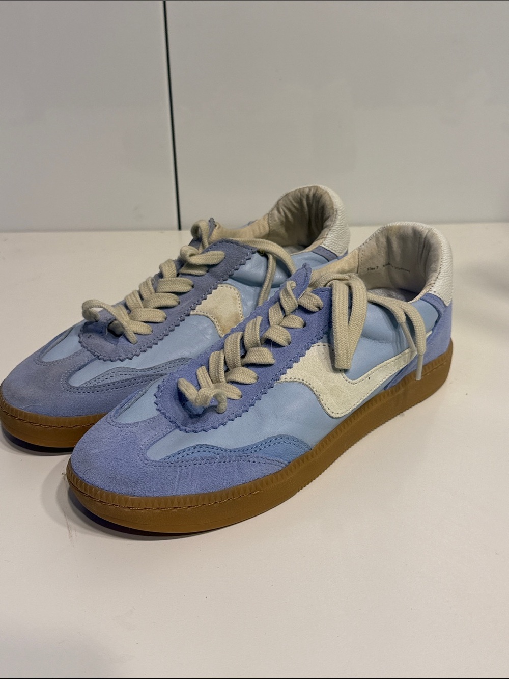 New dolce Vita women’s 7 sneakers